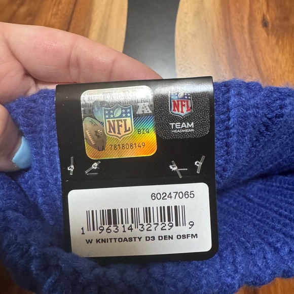 New Era Broncos Beanie - Picture 2 of 2